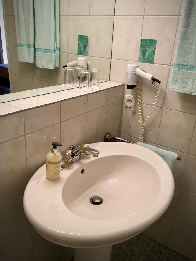 Hotel Kaiserswerth Düsseldorf Dış mekan fotoğraf